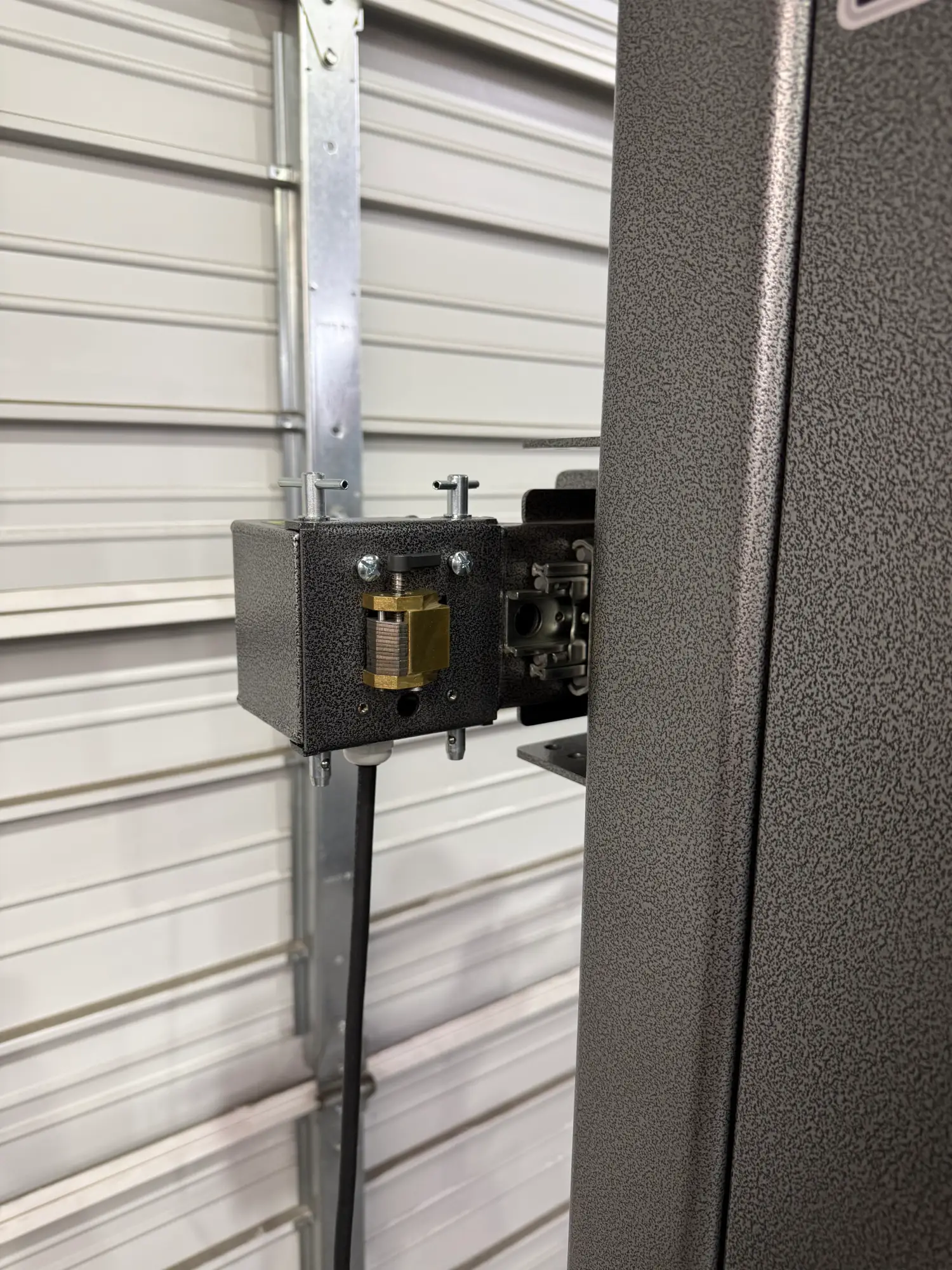 Grooving and sipe EZ machine with a stand